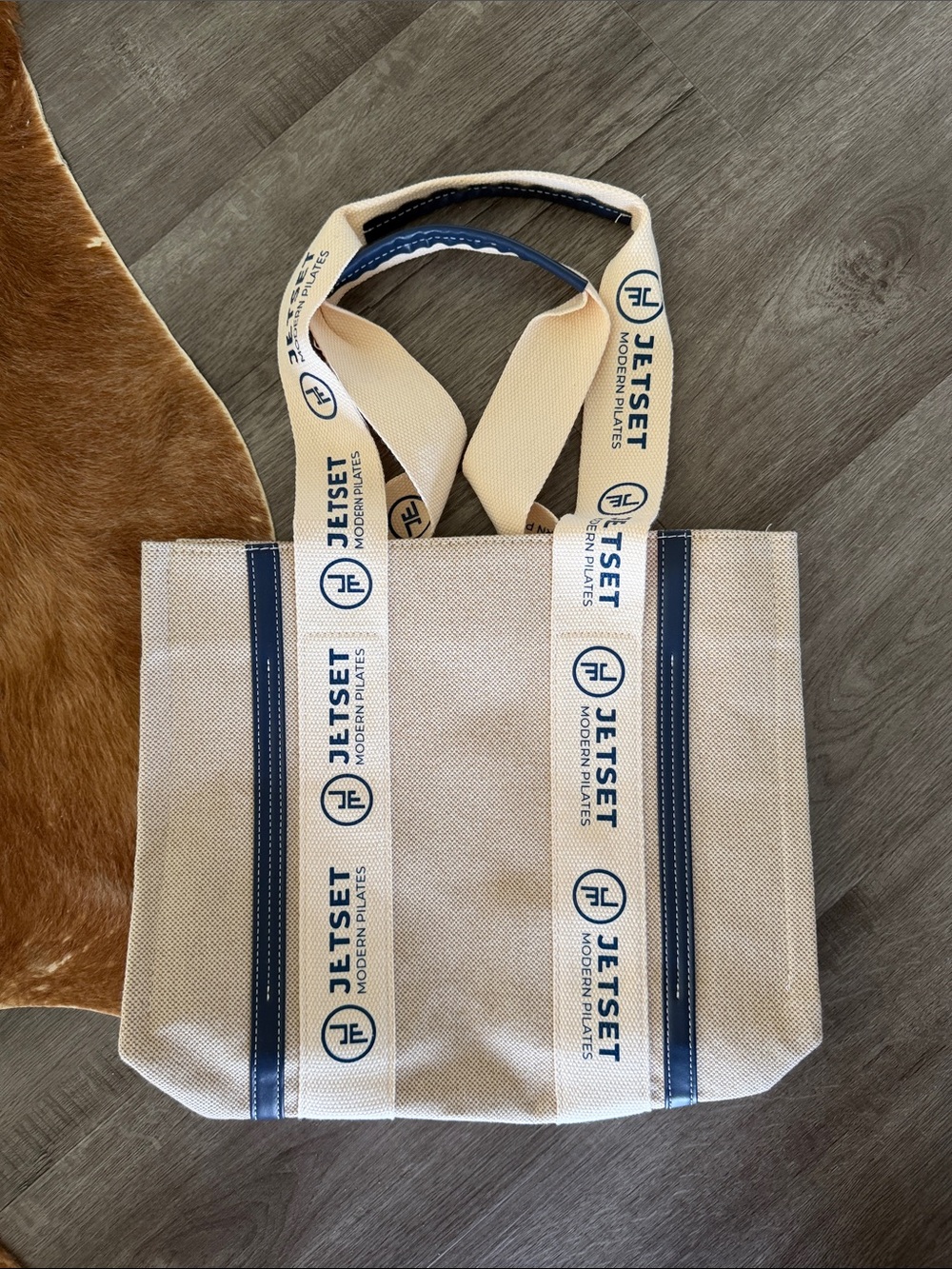 JETSET Pilates Canvas Tote Bag in Beige with Navy Trim